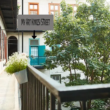 My Art Kinizsi Str * Budapest